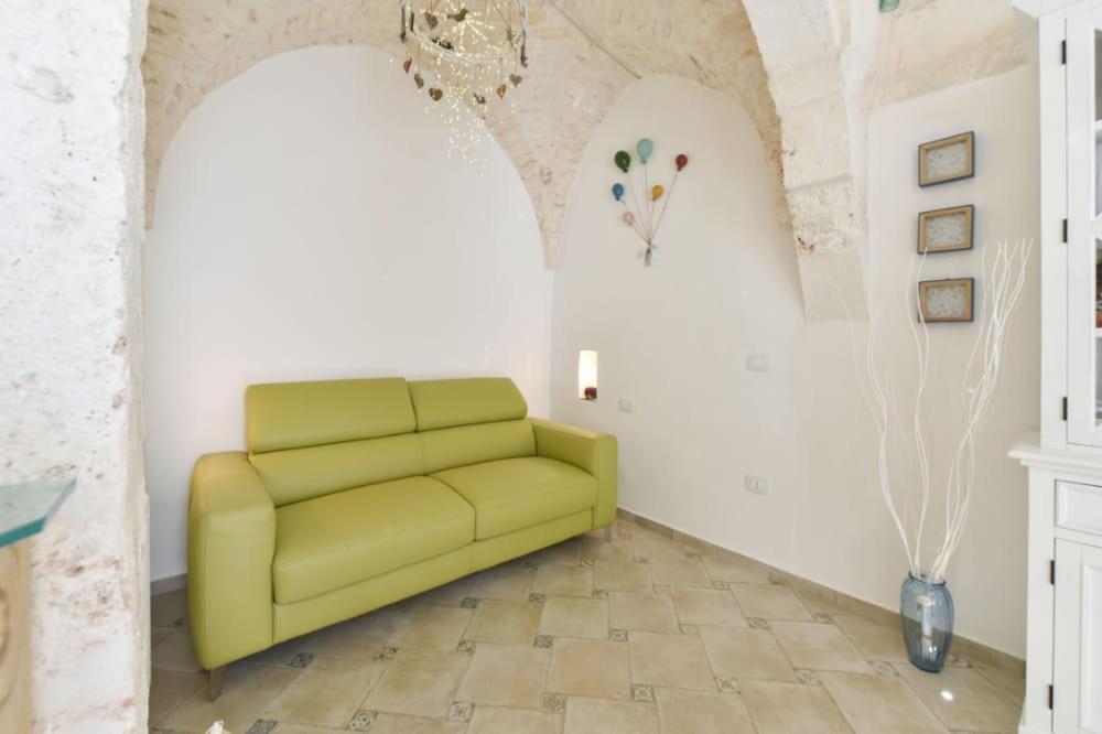 Вілла Le Alcove Del Leopardi Остуні Екстер'єр фото